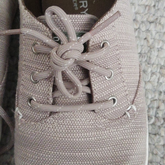 Shoes - Picture 6 of 6